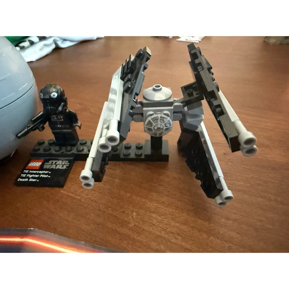 Lego Star Wars 9676 TIE Interceptor & Death Star Planet Series 1 Minifigure 2012